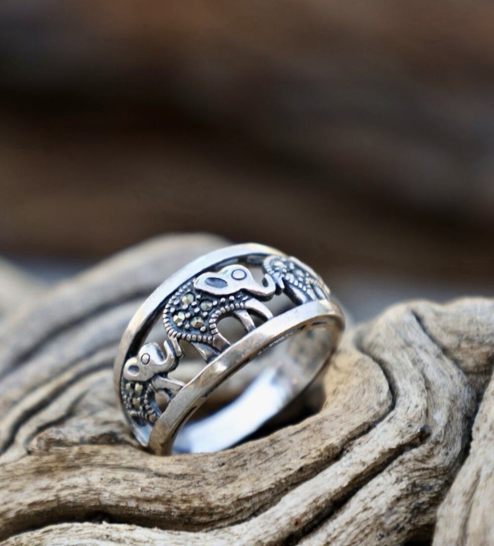 Marcasite Elephant Parade Band Ring Sterling Silver 925 Size 10 Vintage Openwork